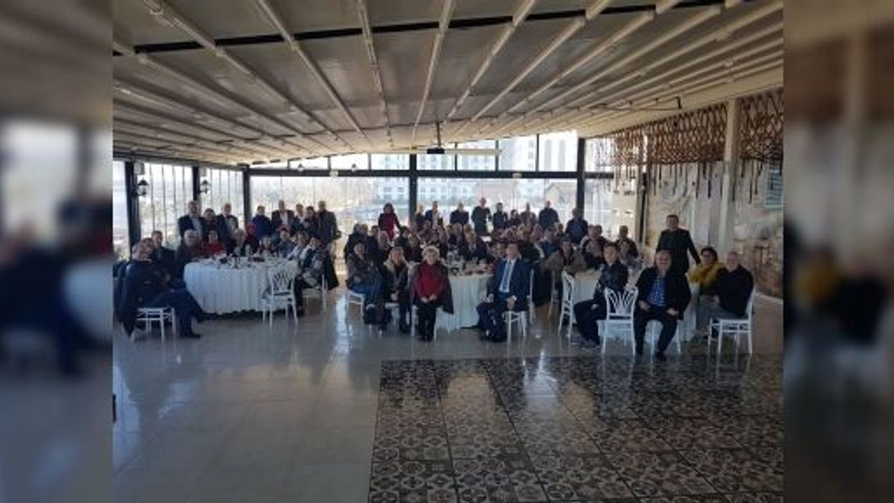 EMEKLİ MECLİSİ ÜYELERİ GELENEKSEL KAHVALTI PROGRAMINDA BİR ARAYA GELDİ