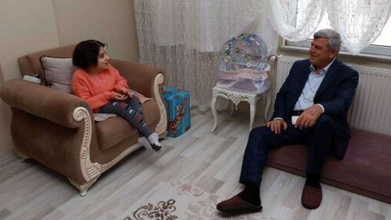 ‘’HAYATA, KÜBRA KIZIMIZ GİBİ GÖNÜL GÖZÜYLE BAKABİLMELİYİZ"