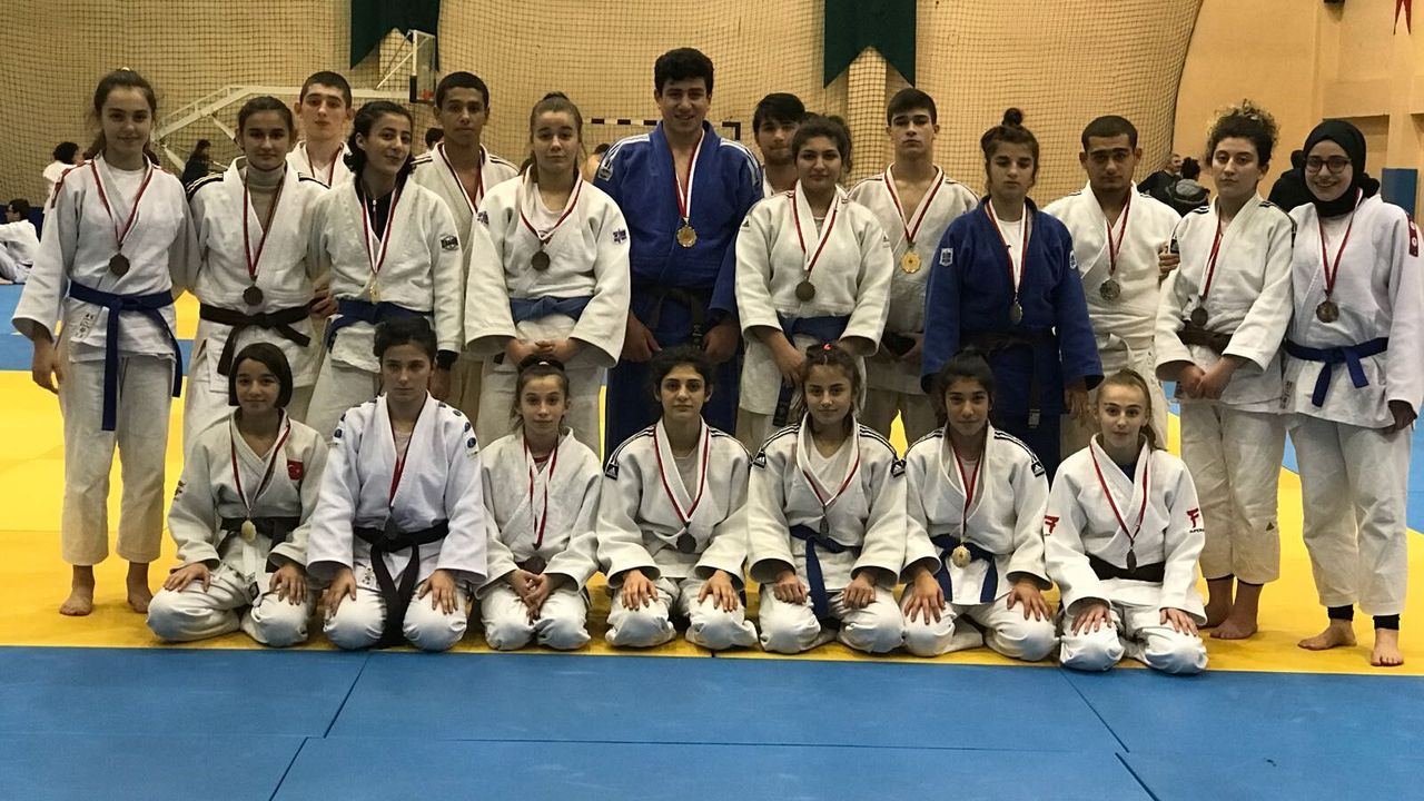 JUDOCULAR BURSA DA FIRTINA GİBİ ESTİLER