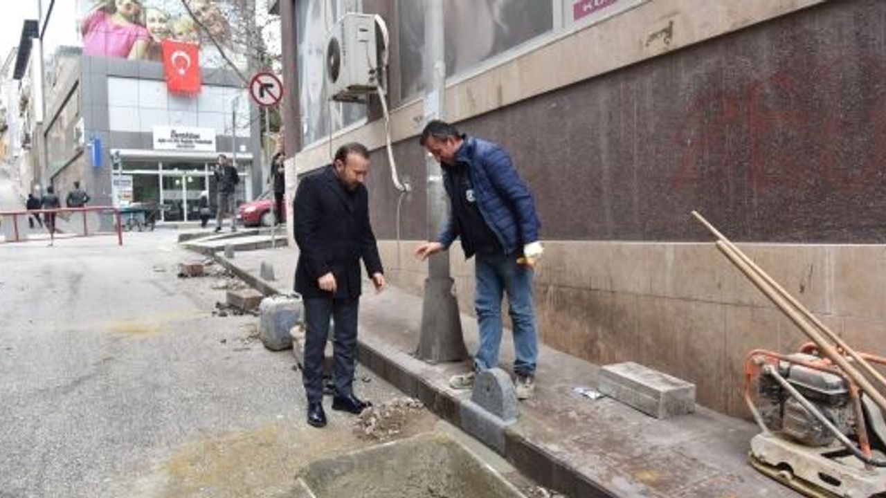 ARAÇ PARKI, DEKORATİF BETON BARİYERLERLE ÖNLENECEK