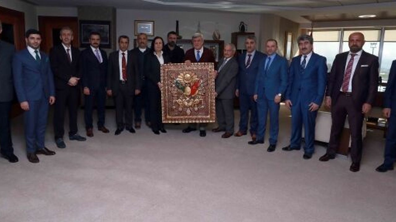 BAŞKAN KARAOSMANOĞLU, "YENİLEBİLİR ENERJİ DE ATAĞA GEÇİYORUZ"