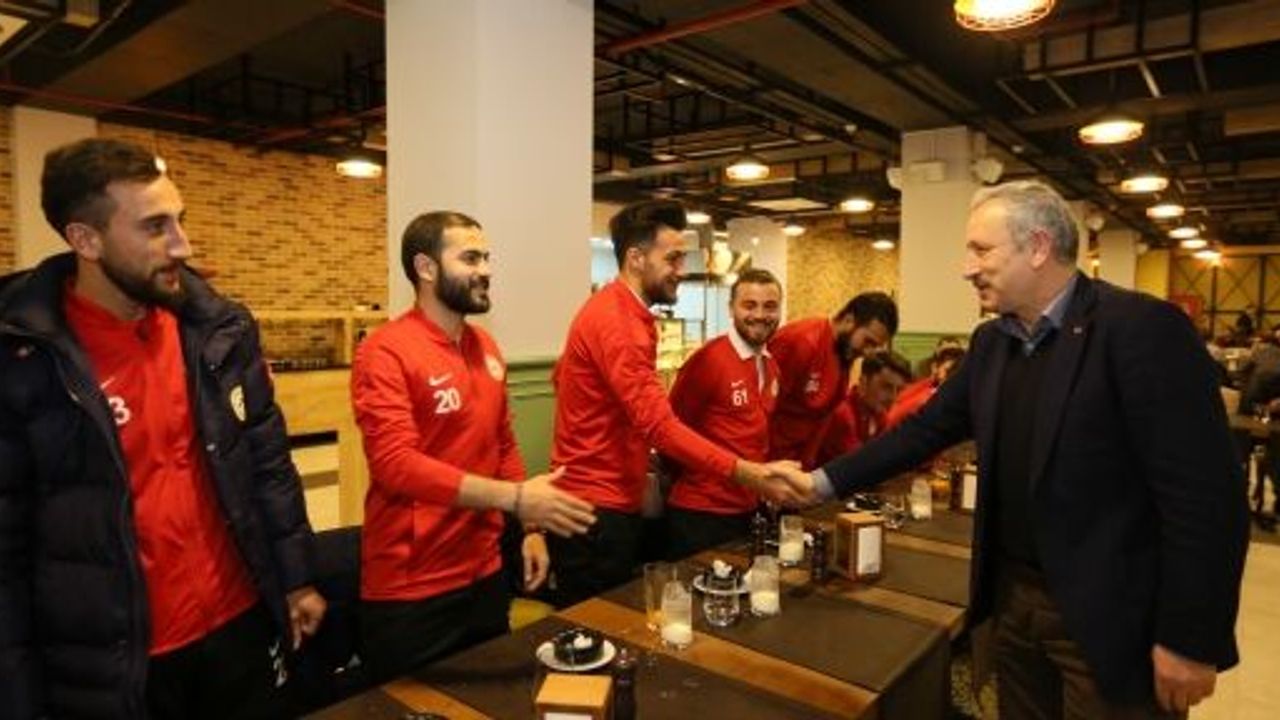 DERİNCELİ FUTBOLCULAR SÖZÜNÜ TUTTU