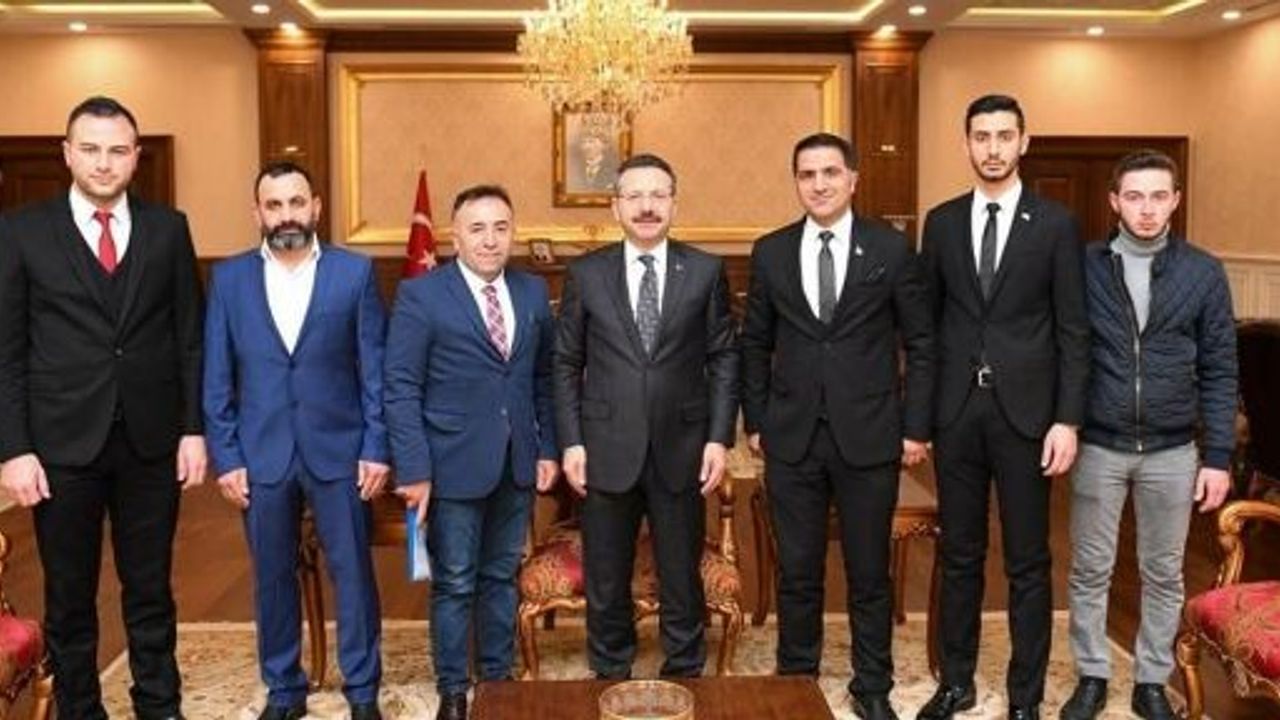 KOCAELİ KARSLILAR DERNEĞİ  VALİ AKSOY'U ZİYARET ETTİ