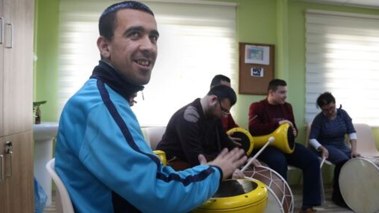 MÜZİK VE RİTİM ENGEL TANIMIYOR