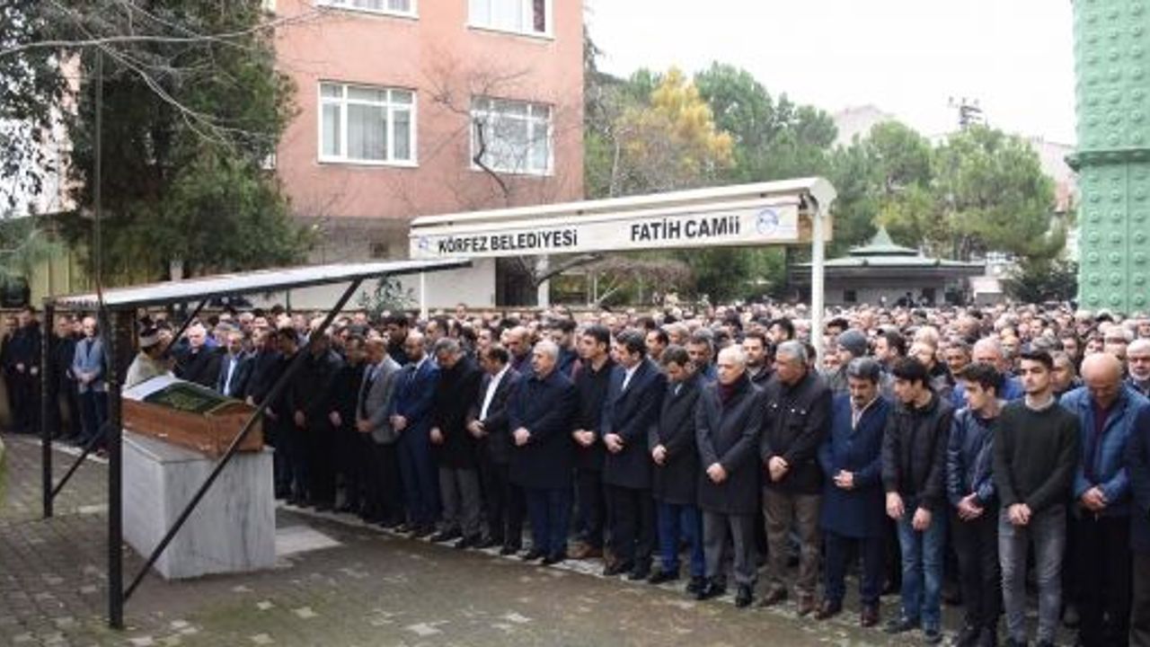 YAŞAR KOYUN'UN CENAZESİNDE,CEMAAT CAMİYE SIĞMADI