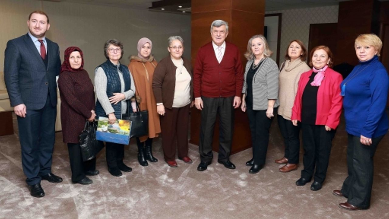 GARİPLERE VE YAŞLILARA 342 BİN 964 ÖĞÜN SICAK YEMEK