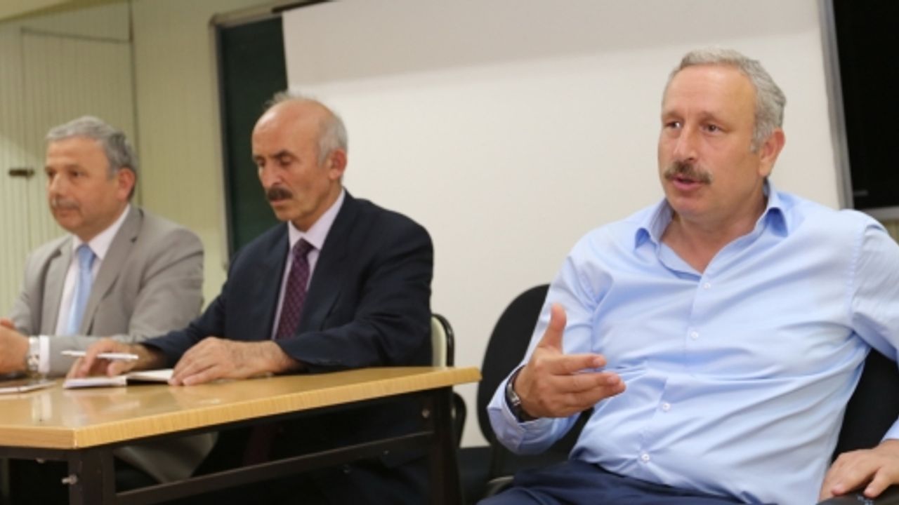 DERİNCE'DE KARİYER GÜNLERİ SÜRÜYOR