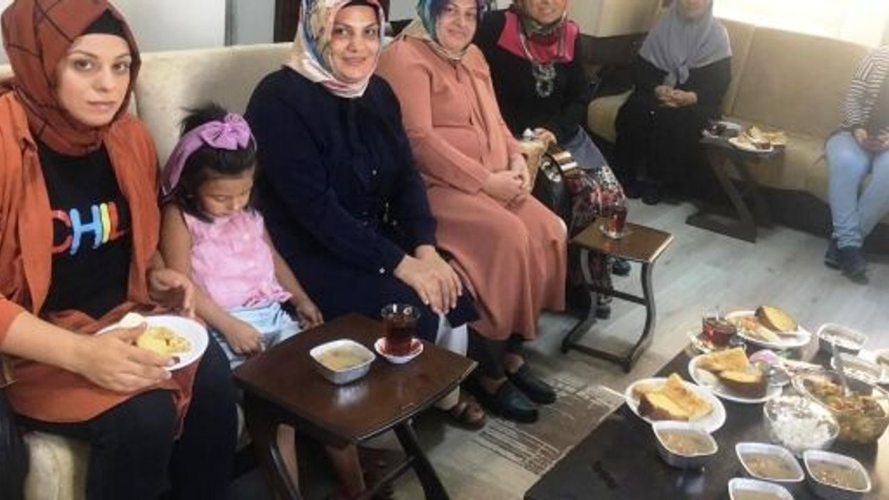 DOWN KAFE VE EMEKLİ EVİNDE AŞURE ETKİNLİĞİ