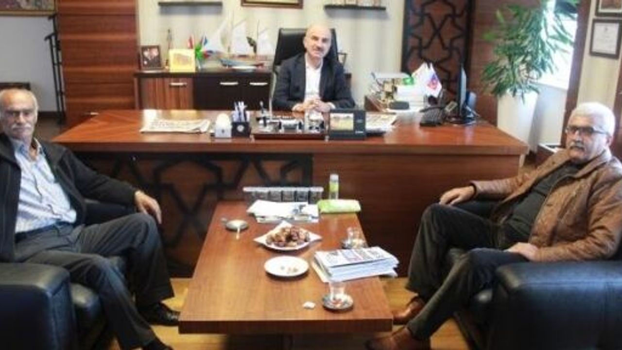 İSA TAŞ 'IN ZİYARETÇİLERİ EKSİLMİYOR