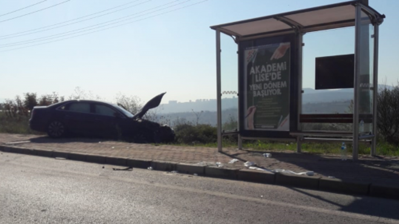 UMUTTEPE YOLUNDA TRAFİK KAZASI; 4 YARALI..!