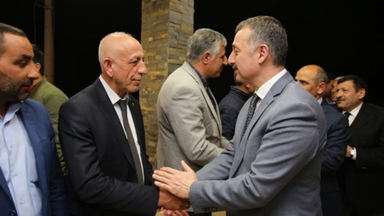 Büyükakın, “Belediyelerin varlık sebebi halka hizmettir”