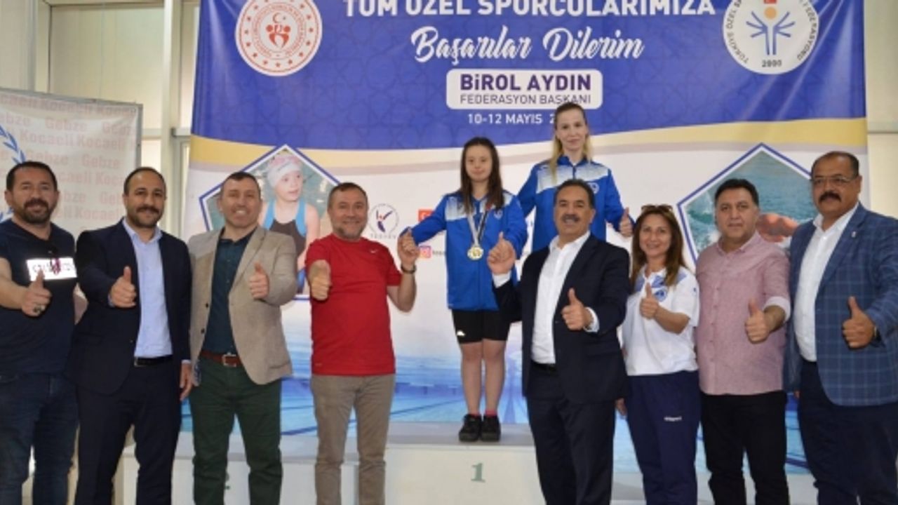 Kağıtsporlu Özel Yüzücü Firuze Milli Takımda