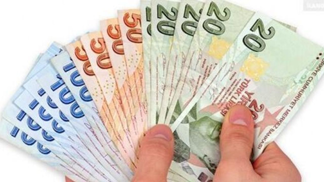 İzmit Belediyesi’nde Maaş Ve İkramiyeler Yattı