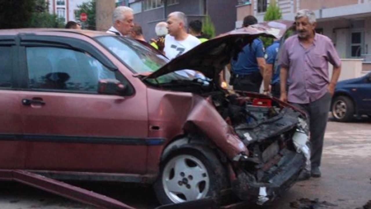 Kaza Yapan LPG’li Araç  Patlama Tehlikesi Atlattı