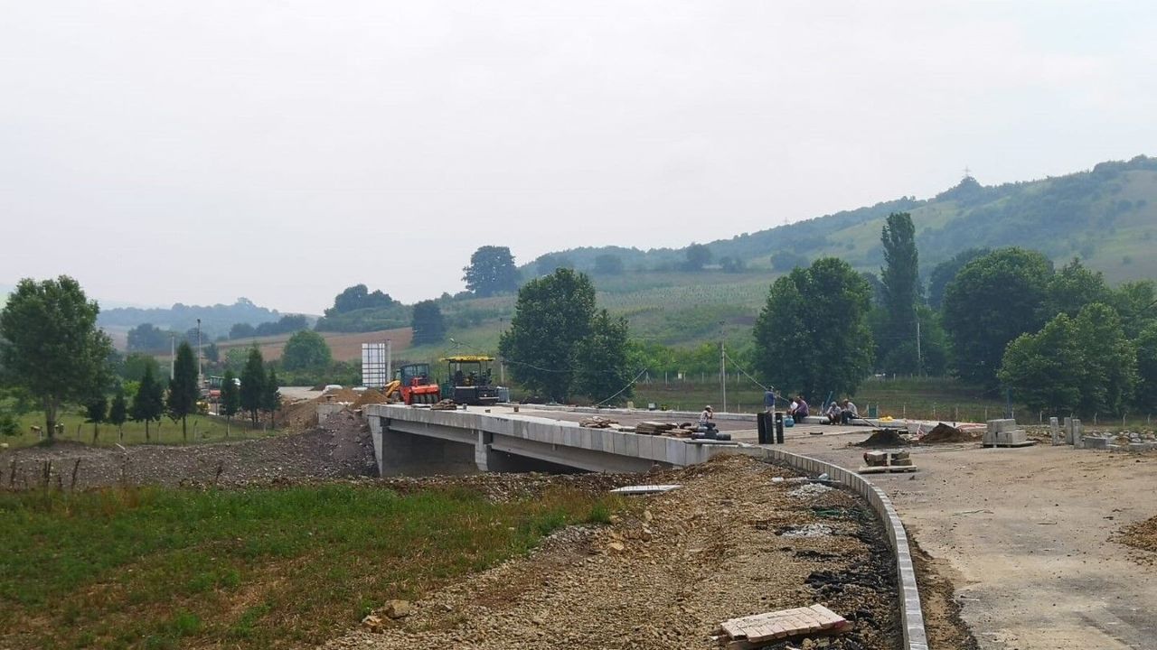 Semetler köprüsünde yalıtım imalatı yapılıyor