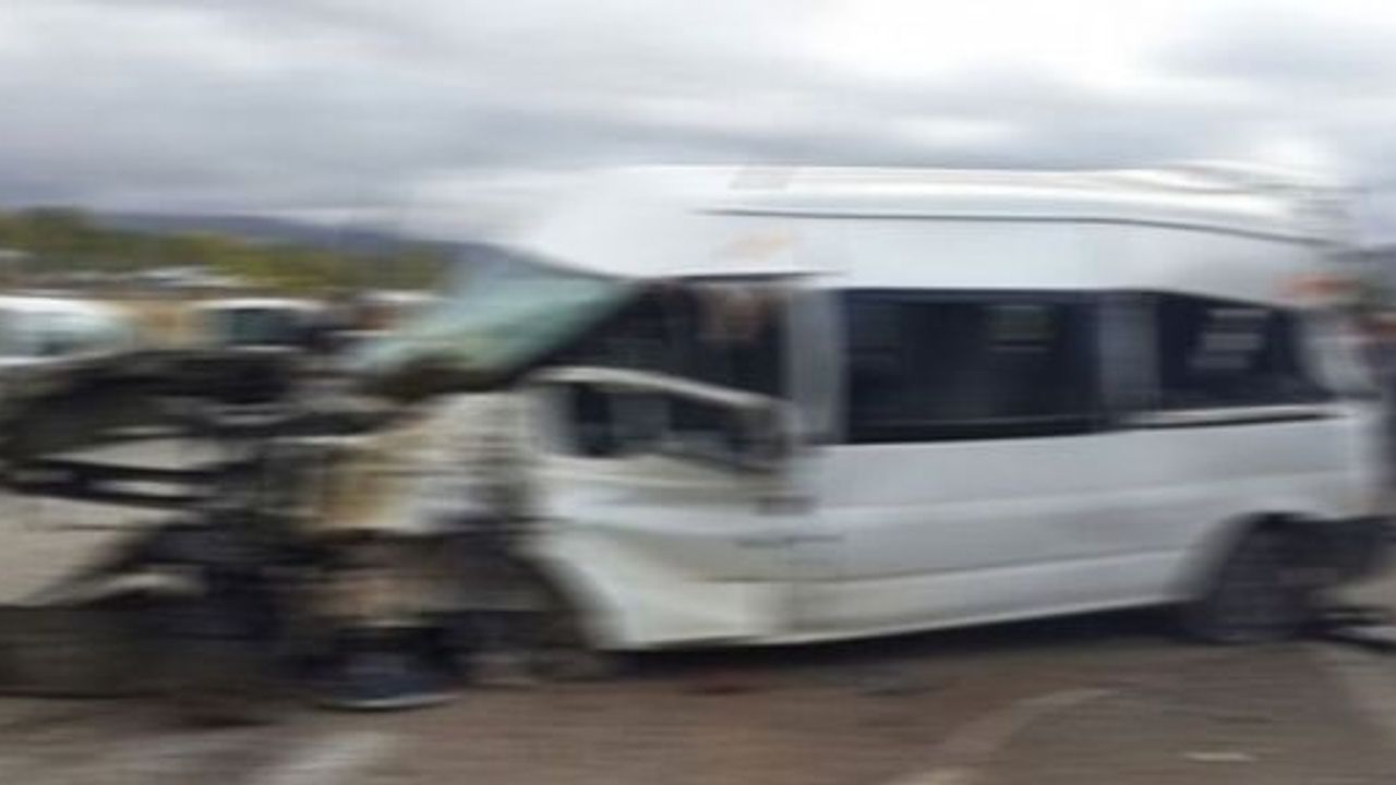 TEM'de BÜYÜK KAZA;  7 YARALI!