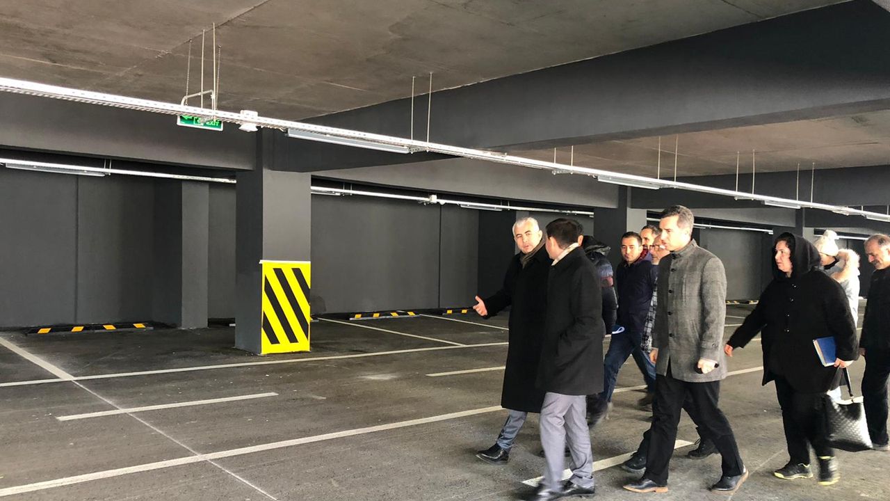 Gündoğdu, 7 Katlı Modern Gebze Otoparkını İnceledi