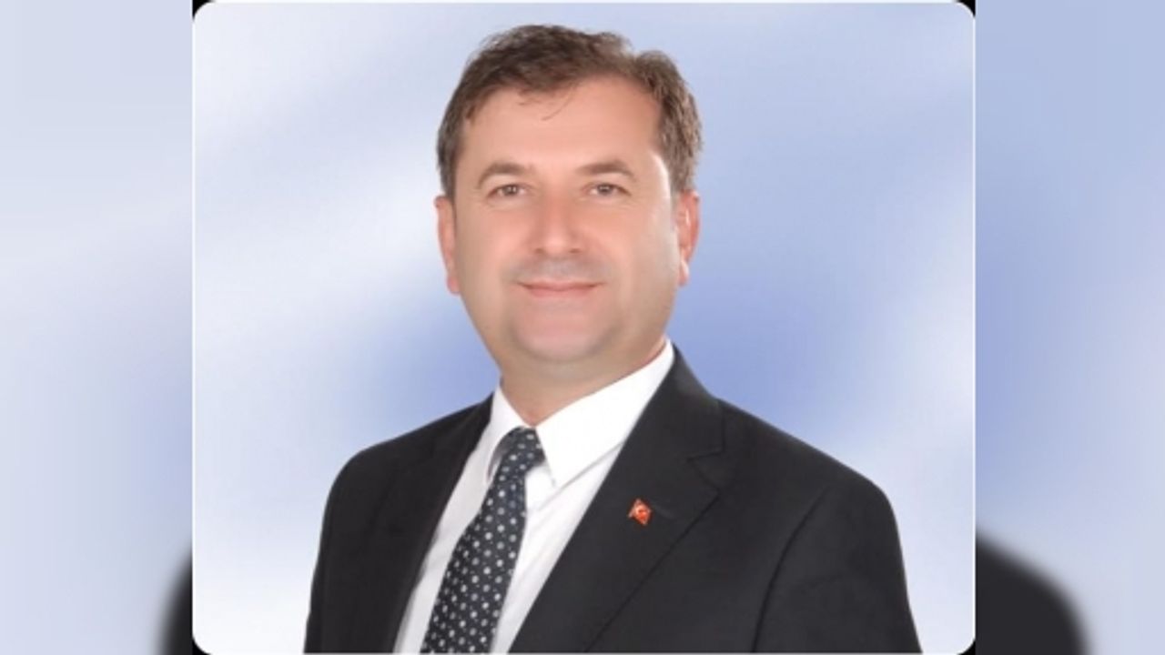 Metin Şentürk, “Derneklere Politikacı Girer, Politika Giremez”