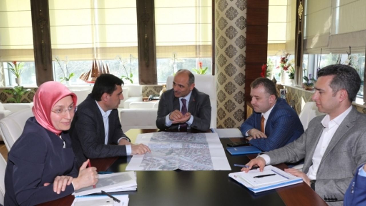 KÖRFEZ İLÇESİNİN 2020 PROJELERİ MASAYA YATIRILDI