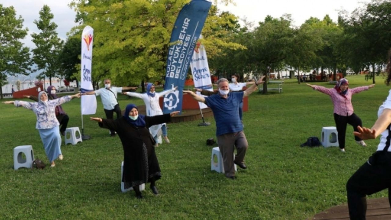65 Yaş Üstü Vatandaşlara Açık Havada Egzersiz