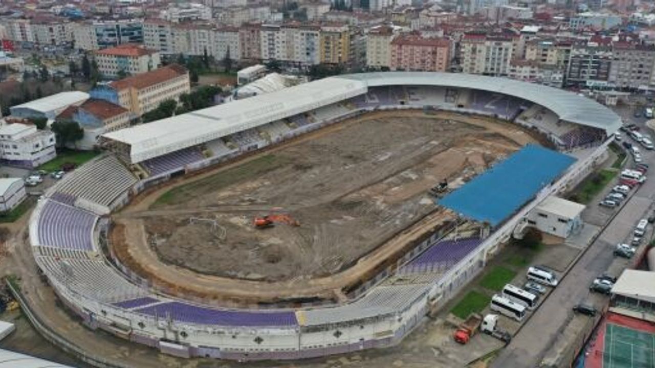 Gebze Stadı’nda zemin hafriyatı kaldırılıyor