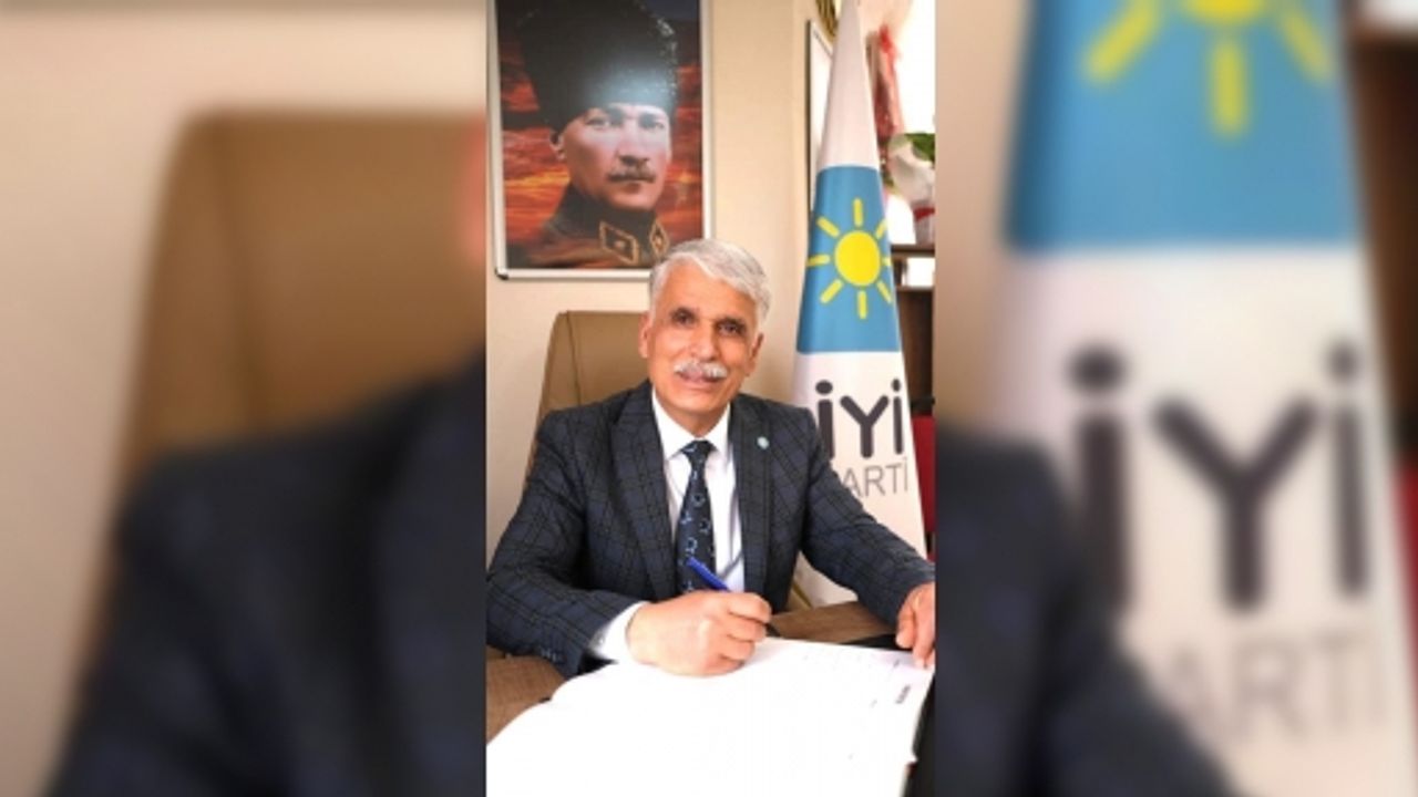 Cahit Sürüm : "Cennet Annelerin Ayakları Altındadır"