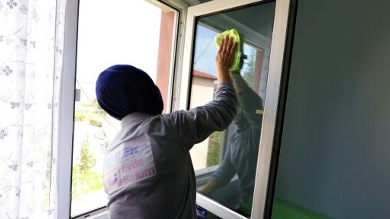    Evde Bakım Ekiplerinden Evlerde Bayram Temizliği