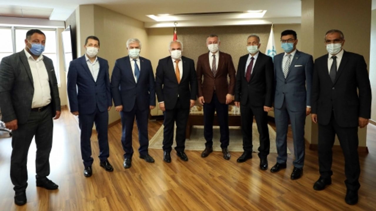 Başkan Büyükakın, ‘’Milletimize Hizmet Etme Çabalarını Takdir Ediyorum’’