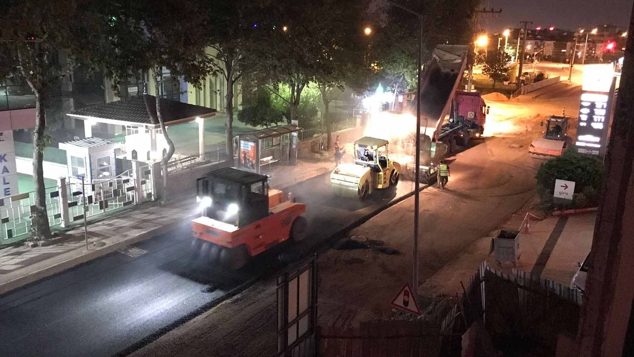 Büyükşehir Ekipleri Gece-Gündüz Çalıştı; Yahya Kaptan Seymen Caddesi Yenilendi
