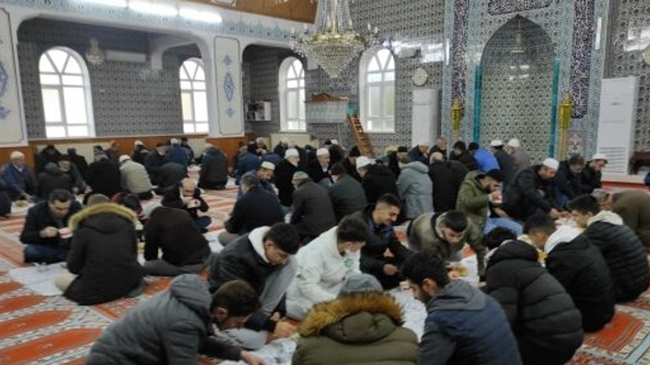 Sabah Namazı Buluşmaları Devam Ediyor