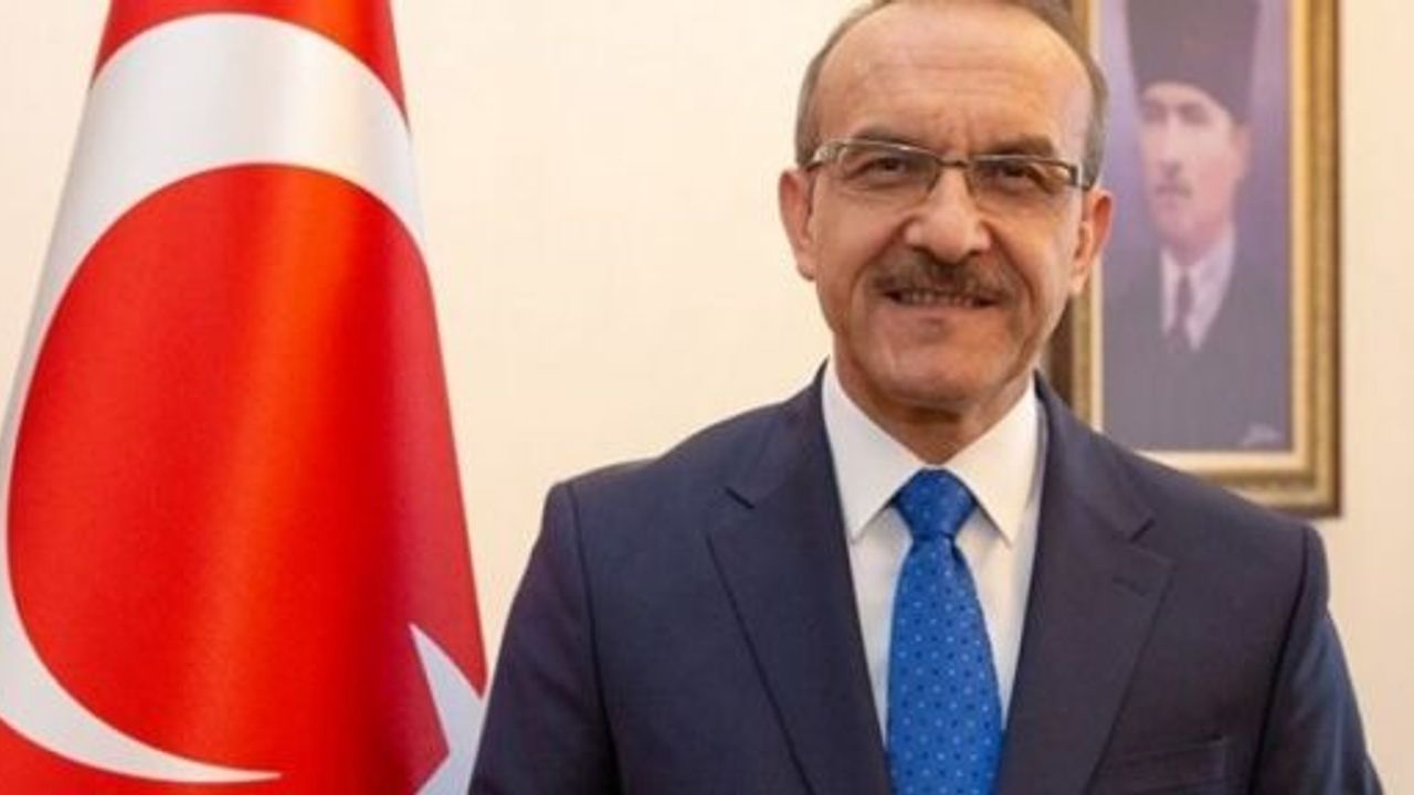 VALİ YAVUZ "MEDENİYETİMİZİN AYNASI OLAN İZMİT, BİZE TARİHİMİZİN BİR EMANETİDİR. "