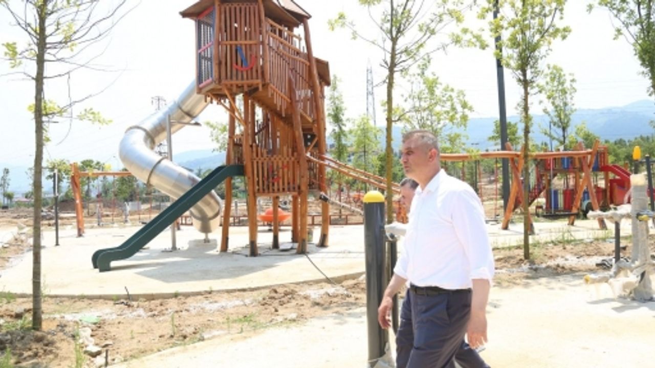 Enkaz Döküm Sahası Yemyeşil Sosyal Yaşam Alanına Dönüşüyor