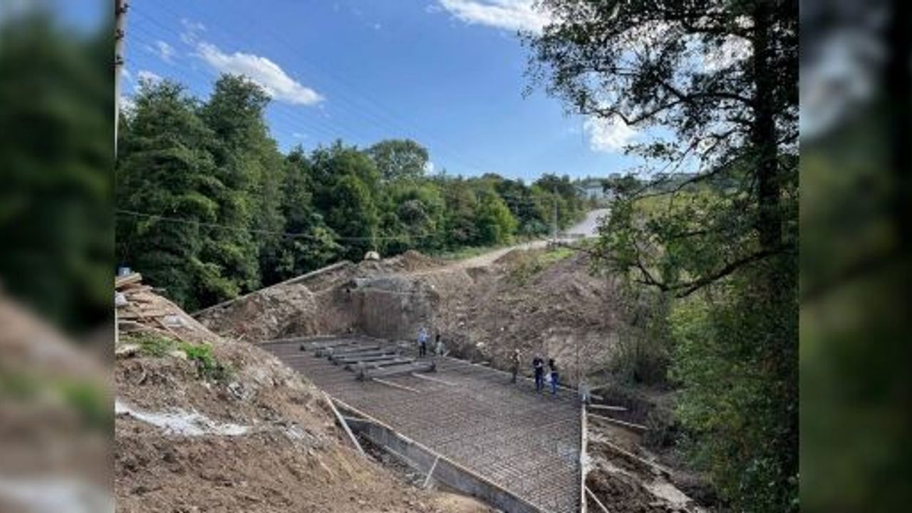 Başiskele Kahramanlar Caddesi’nde Menfez Yapılıyor