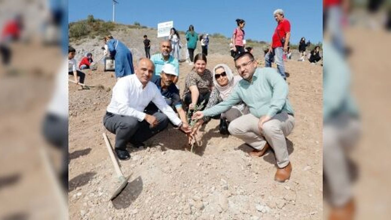 Körfez’in Çınarları ‘Gelecek İçin’ Fidan Dikti