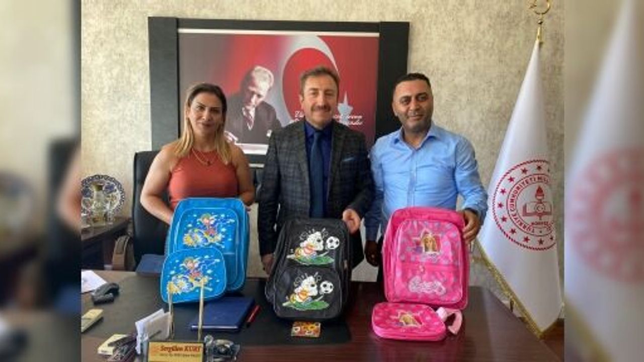 Polat, Kırtasiye Yardımlarını Müdür Kurt’a Teslim Etti