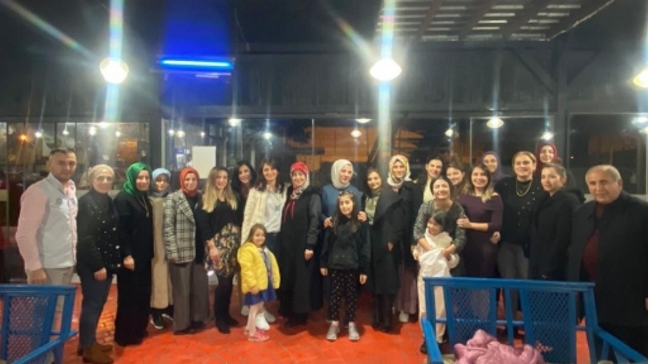 İki Okulun Öğretmenleri  1453 Cafe’de Eğlendi