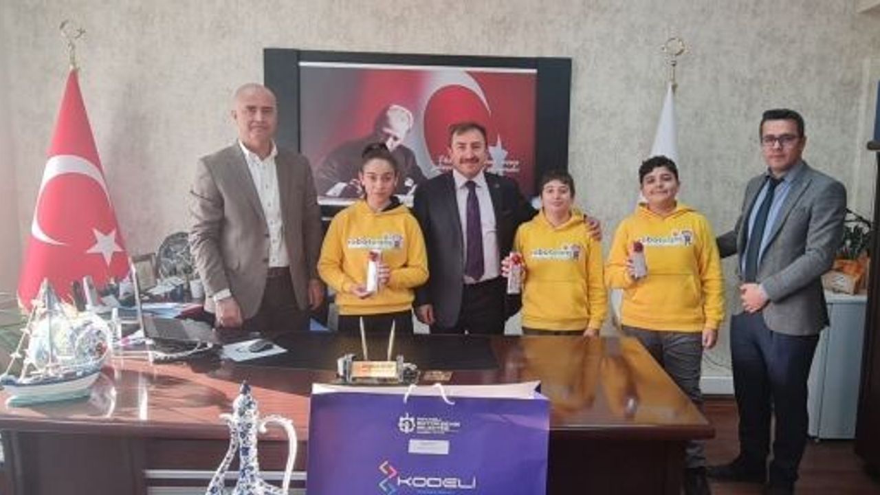 Uluğbey Öğrencileri, Başarılarını Kurt İle Paylaştı