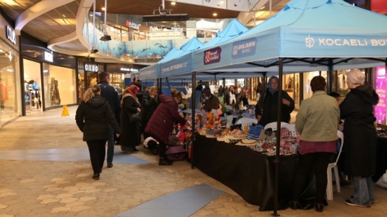 Kadın Girişimciler ‘’Kışa Hazırız’’ Etkinliğinde Satış Yaptı