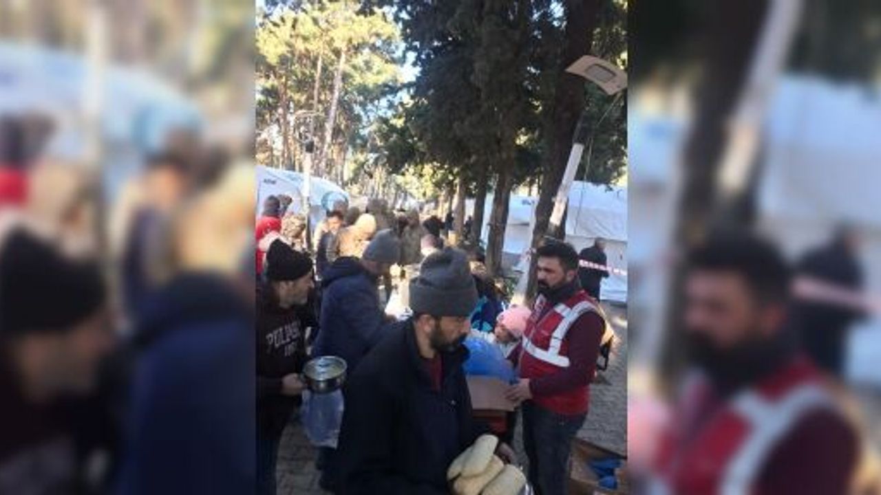 İzmit Belediyesi Aşevi, Defne’de Günde 7 Bin Kişiye Sıcak Yemek Dağıtıyor