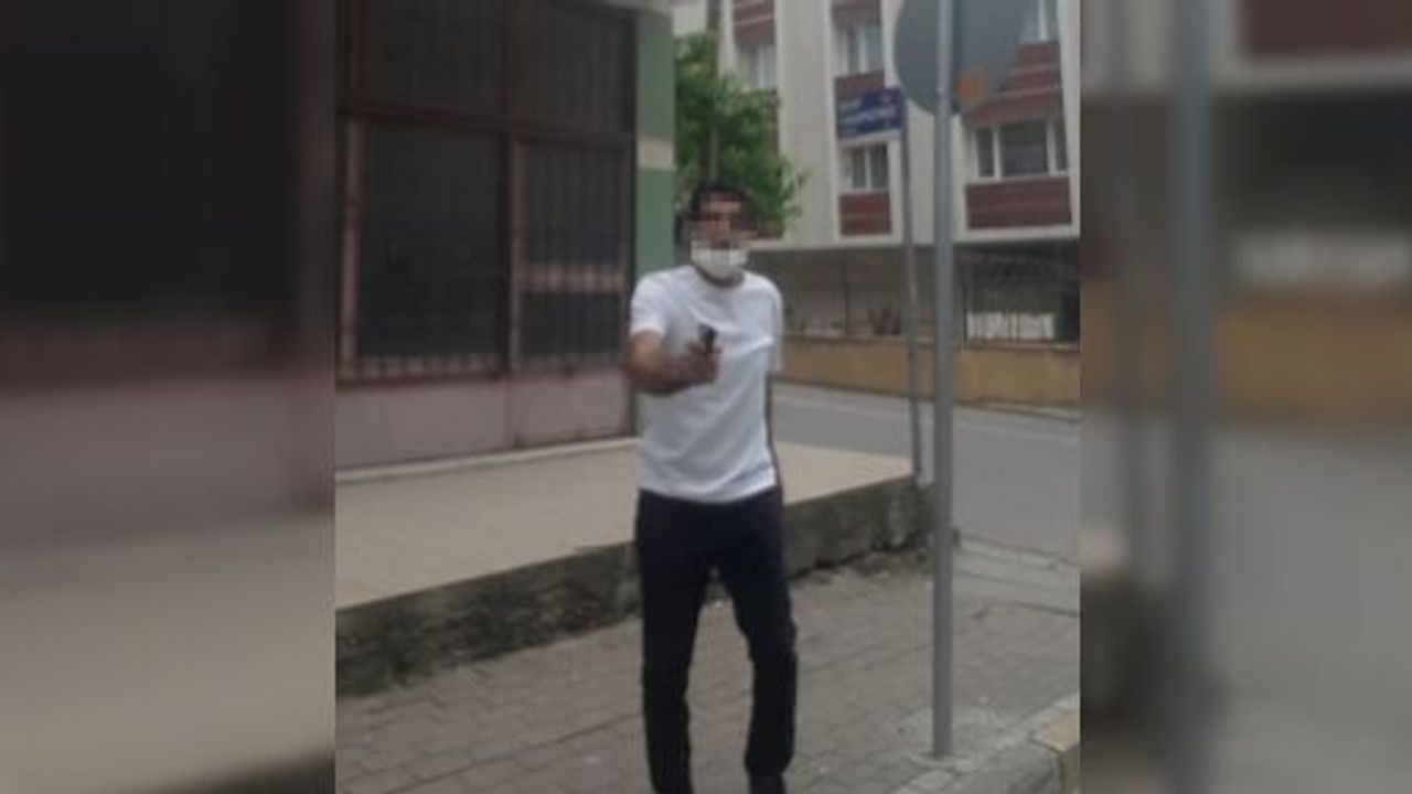 Sokak Ortasında Eşine Dehşeti Yaşatan Adam:  “Eşim ve Ailesi Beni Sömürdü”