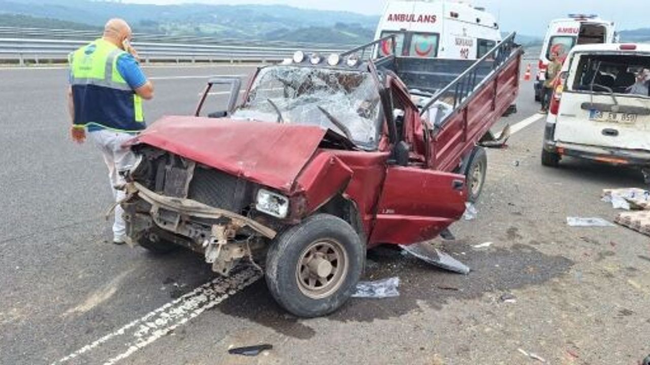 KUZEY MARMARA OTOYOLU'NDA FECİ KAZA: 2'Sİ AĞIR 6 YARALI