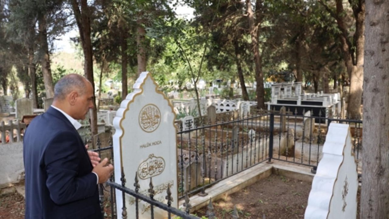 Prof. Dr. Haluk Dursun Kabri Başında Anıldı