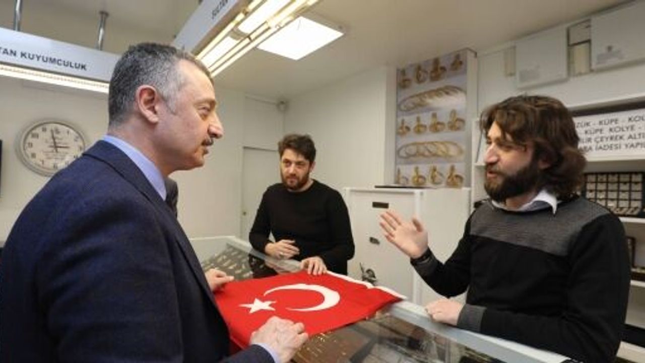 Büyükşehir 20 Bin Türk Bayrağı Dağıtacak