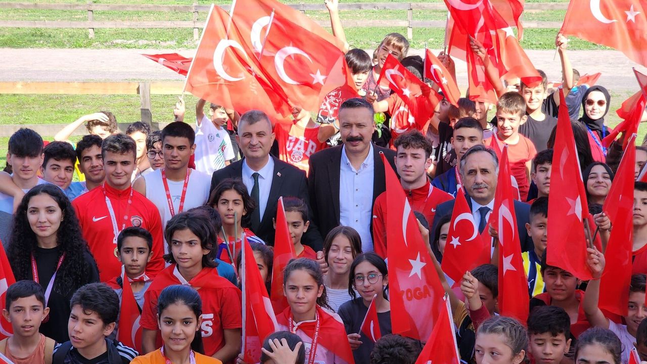 Gölcük’te Öğrenciler 100. Yıl Coşkusu İçin Koştu