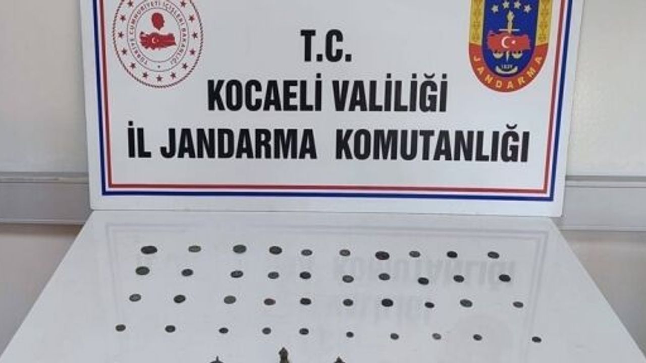 Üstlerinden 49 Parça Tarihi Eser Çıktı