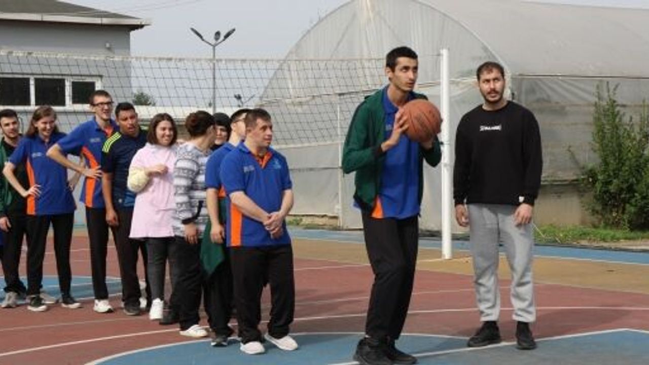 Büyükşehir’den Özel Öğrencilere Spor Şenliği