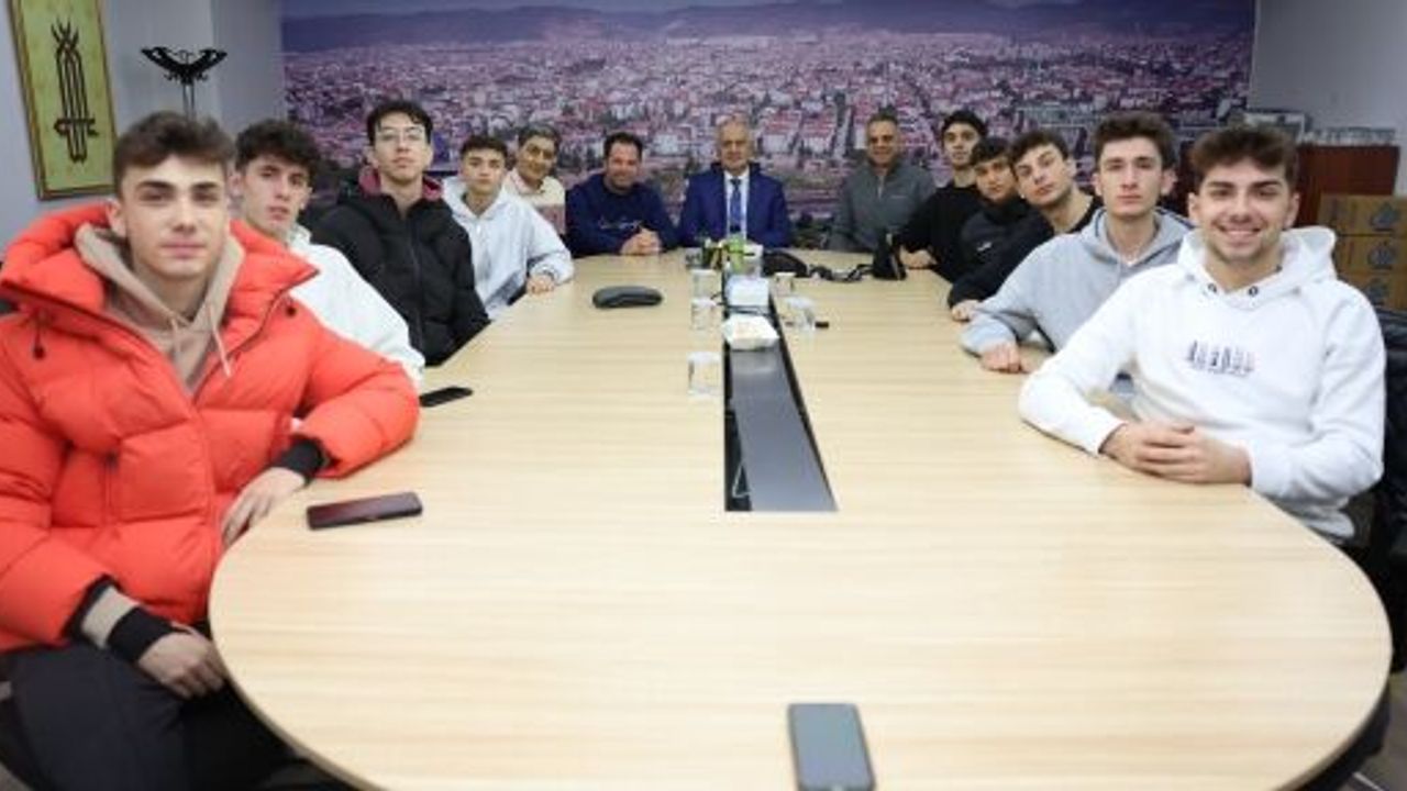 Filede Şampiyon 19 Mayıs Anadolu Lisesi