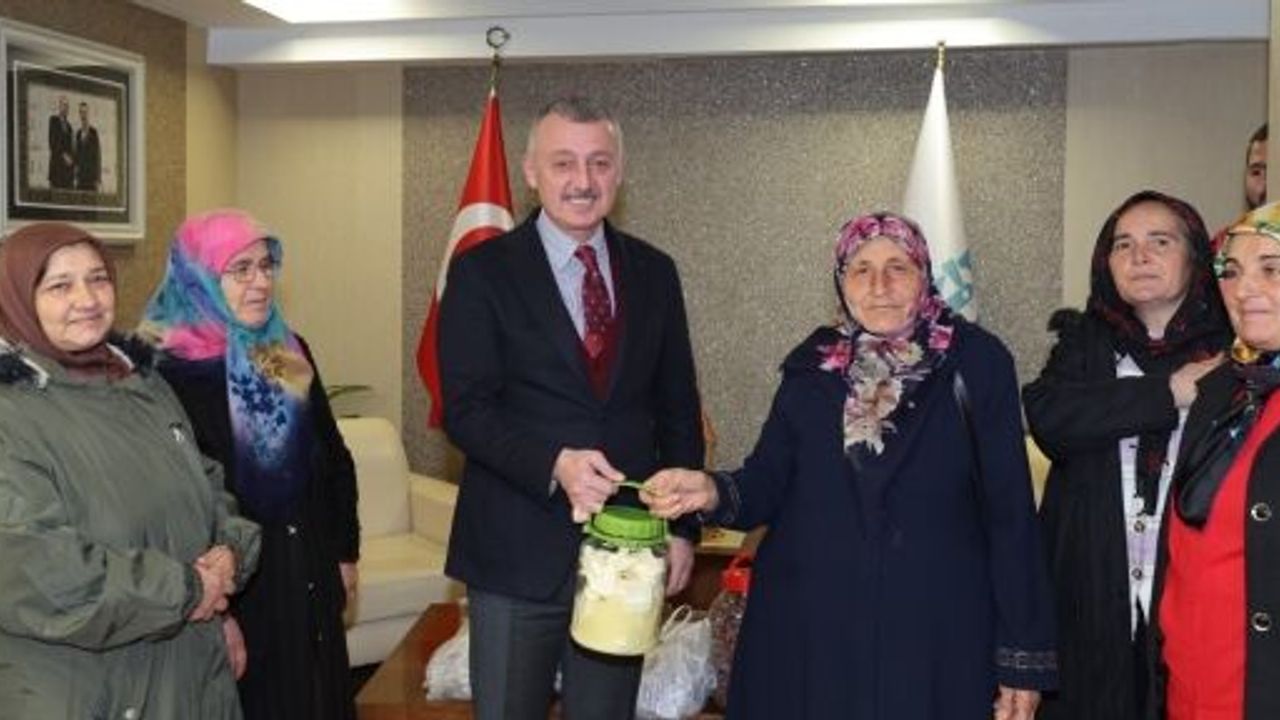 Kandıralı Üreten Kadınlardan Başkan Büyükakın’a Ziyaret