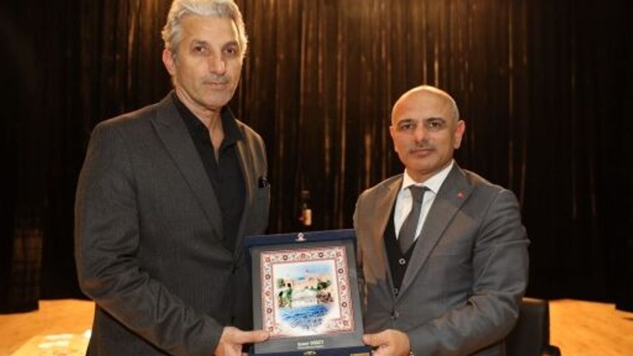 NEDİM ŞENER, “ORTADOĞU’DA HARİTALAR DEĞİŞMEDEN SALDIRILAR DURMAYACAK”