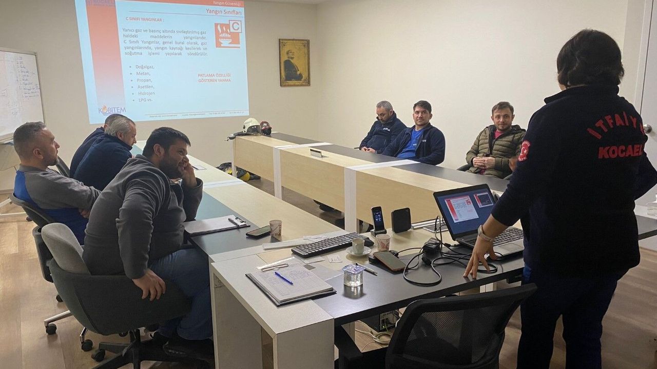 Kocaeli İtfaiyesi Eğitimlerine Devam Ediyor